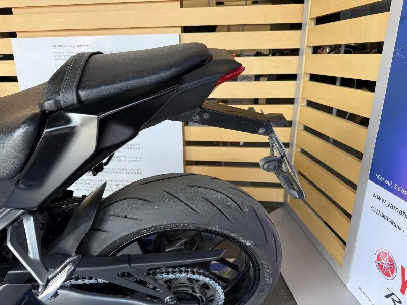 MT09