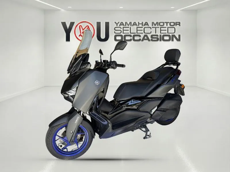XMAX 300