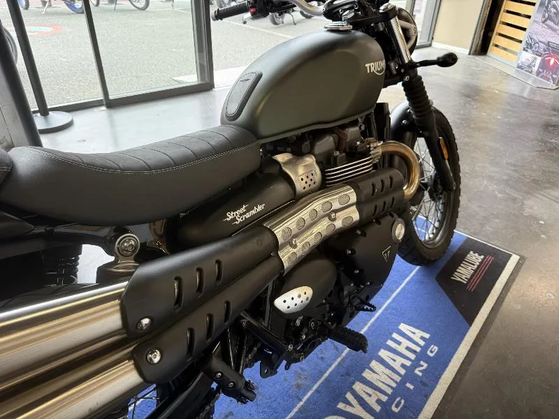 STREET SCRAMBLER 900
