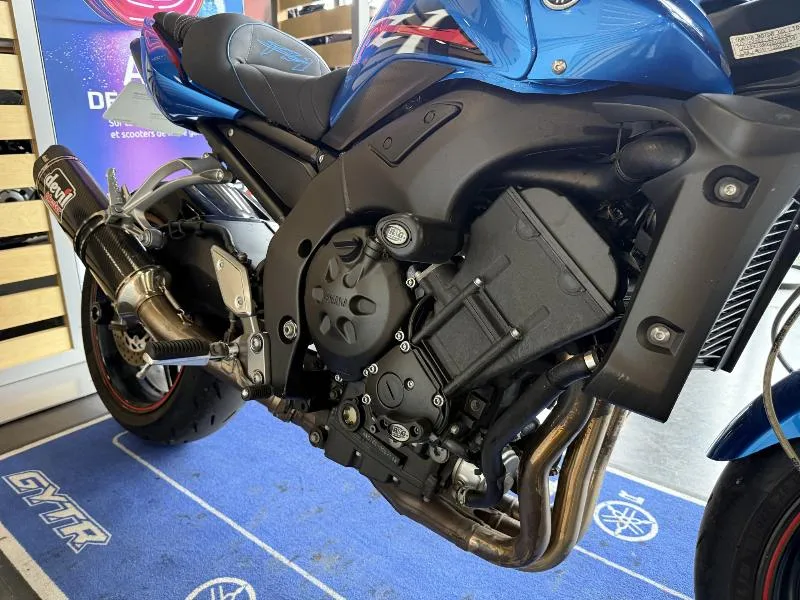 FZ1