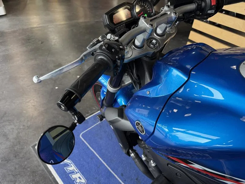 FZ1