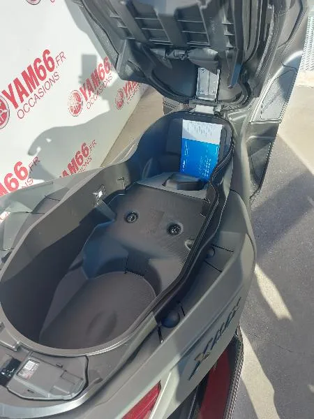 XMAX 300