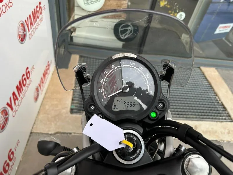 STREET SCRAMBLER  900