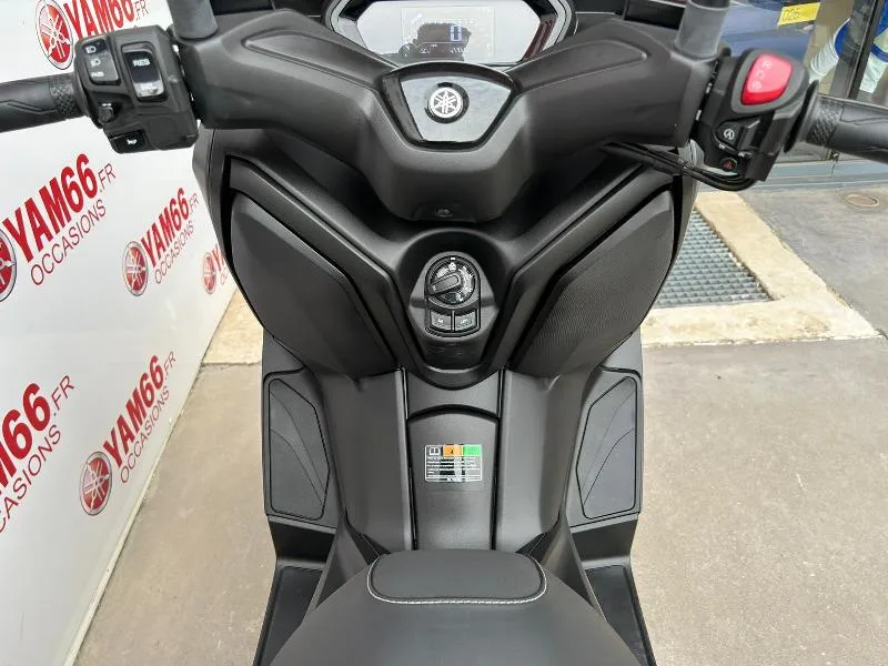XMAX 125