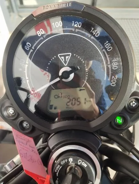 SPEED TWIN 900