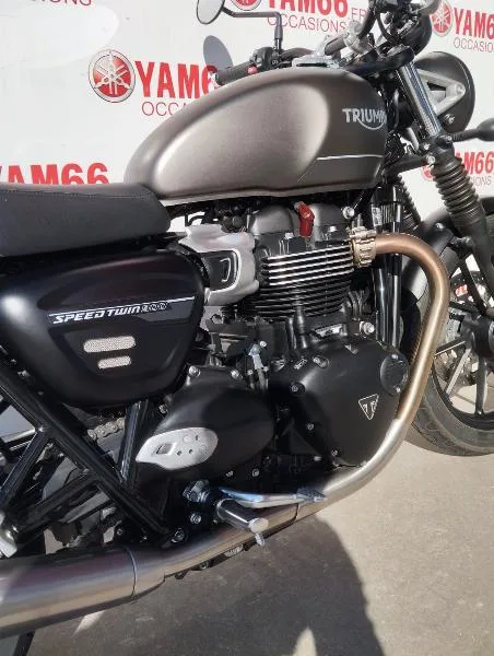 SPEED TWIN 900