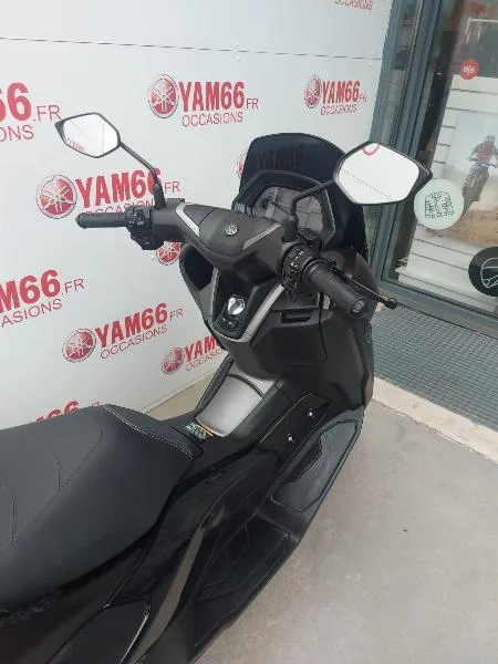 NMAX 125 TECH MAX