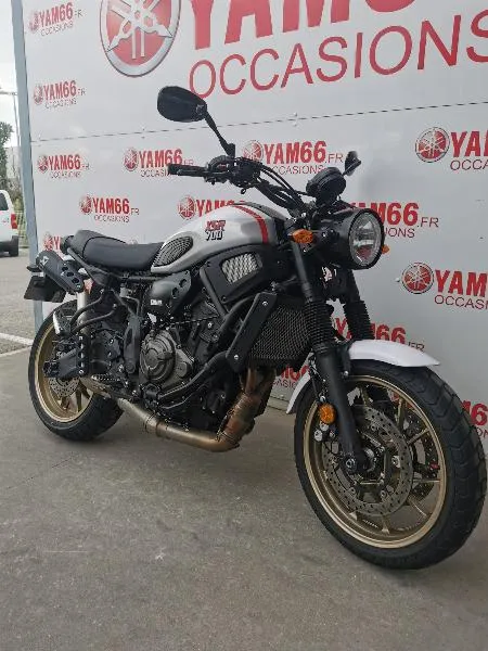 XSR 700 XTRIBUTE