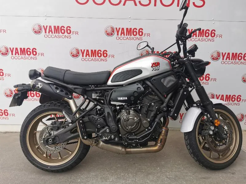 XSR 700 XTRIBUTE