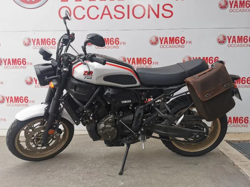 XSR 700 XTRIBUTE