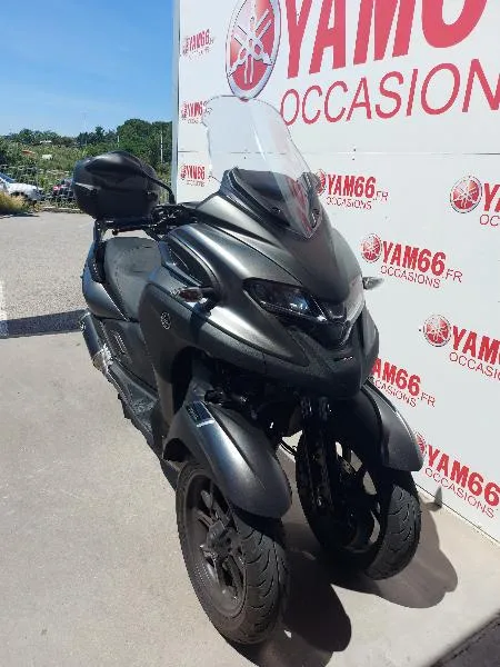 TRICITY 300