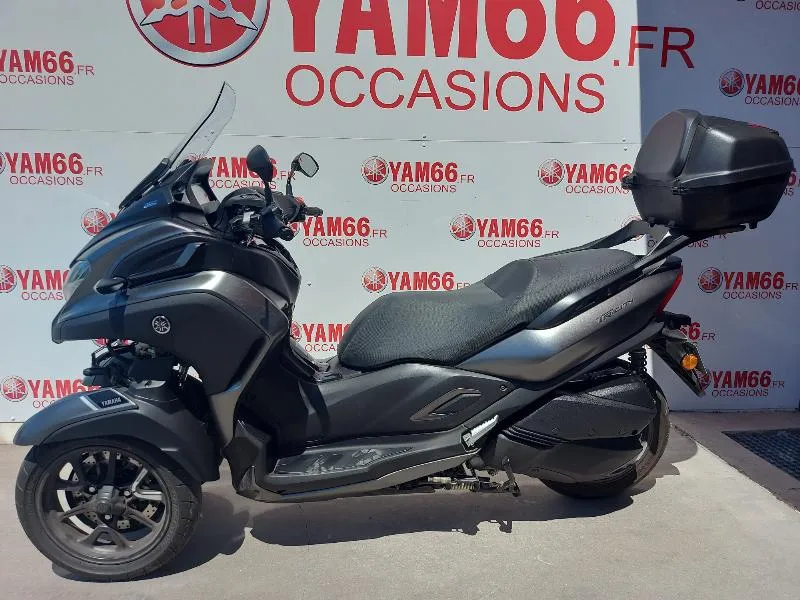 TRICITY 300
