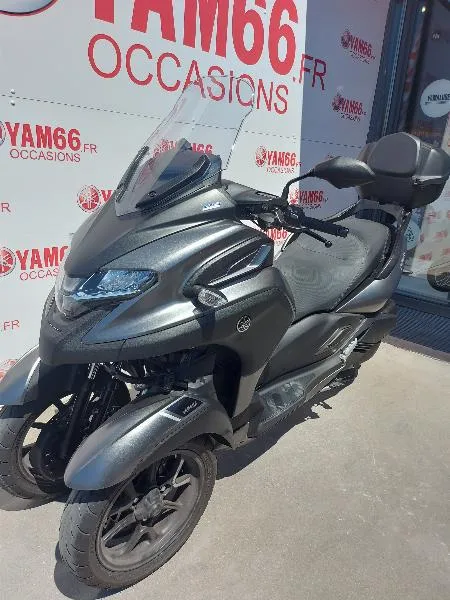 TRICITY 300