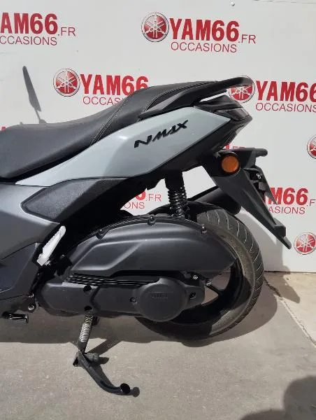 NMAX 125 TECH MAX