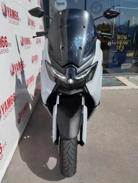 NMAX 125 TECH MAX
