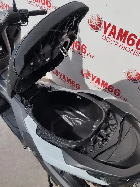 NMAX 125 TECH MAX