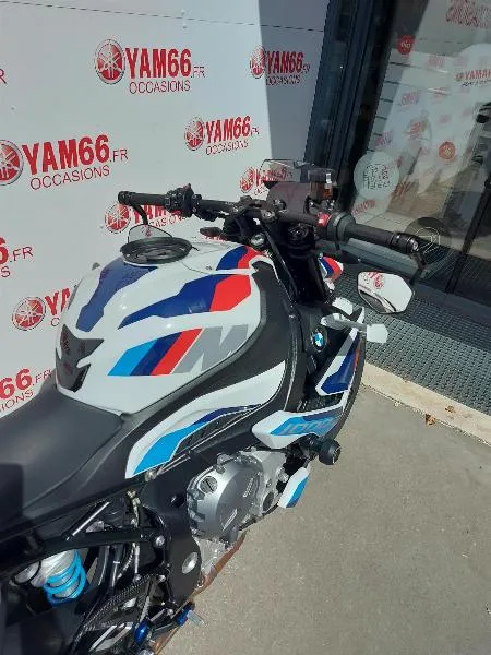 M 1000 R