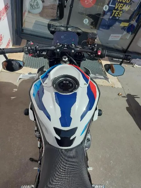 M 1000 R