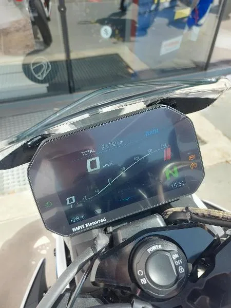 M 1000 R