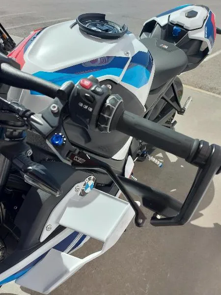 M 1000 R