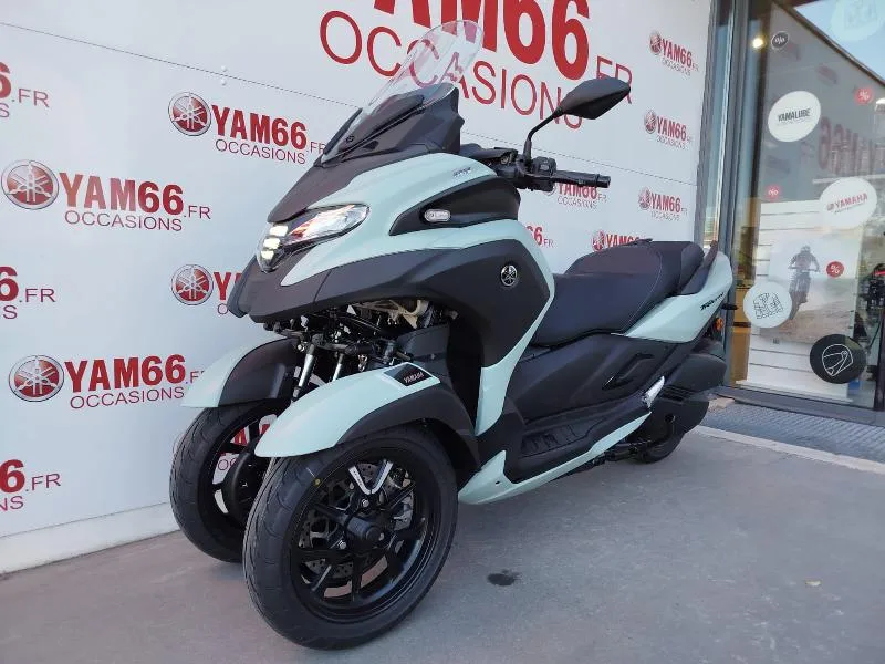 TRICITY 300