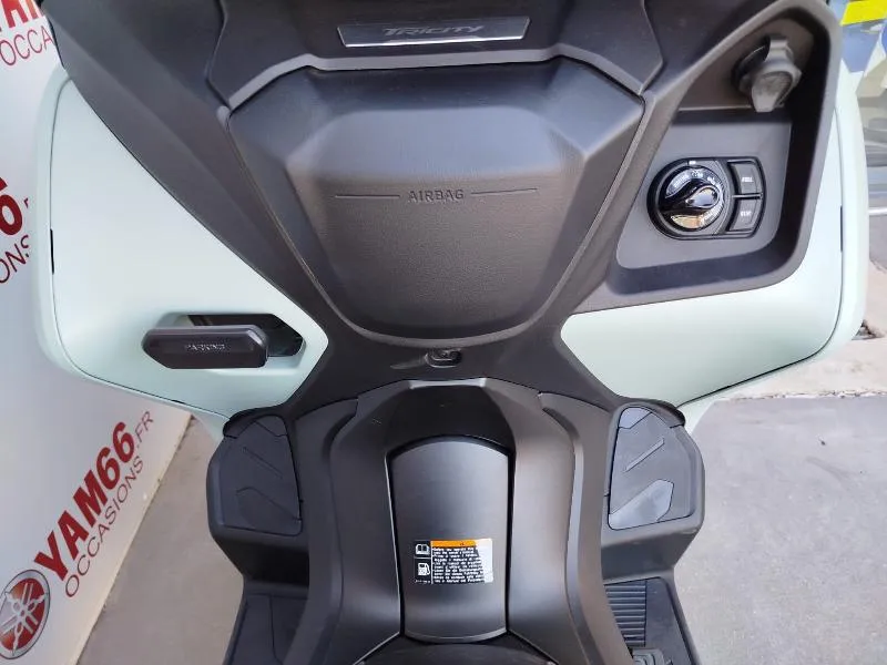 TRICITY 300