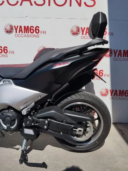 XP TMAX 560