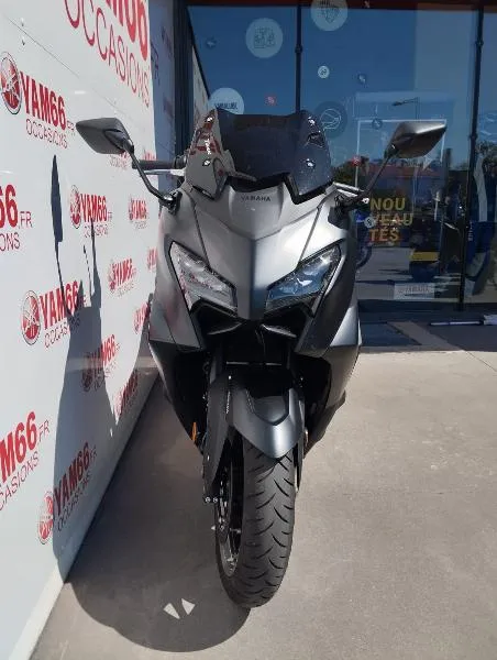 XP TMAX 560