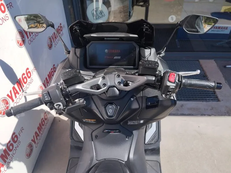 XP TMAX 560