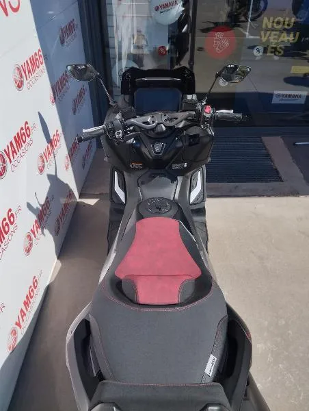 XP TMAX 560