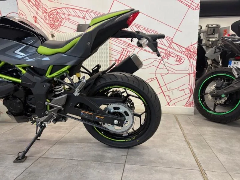 z 125