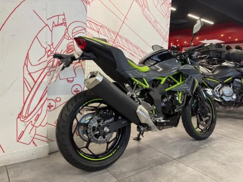 z 125