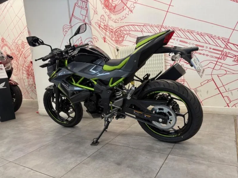 z 125