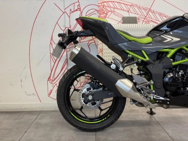 z 125