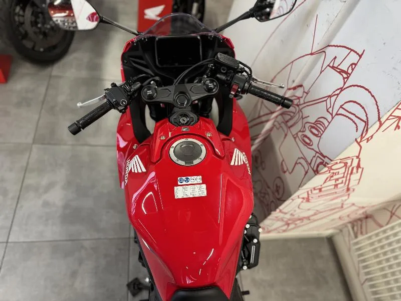 CBR 650  R