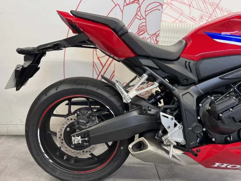 CBR 650  R