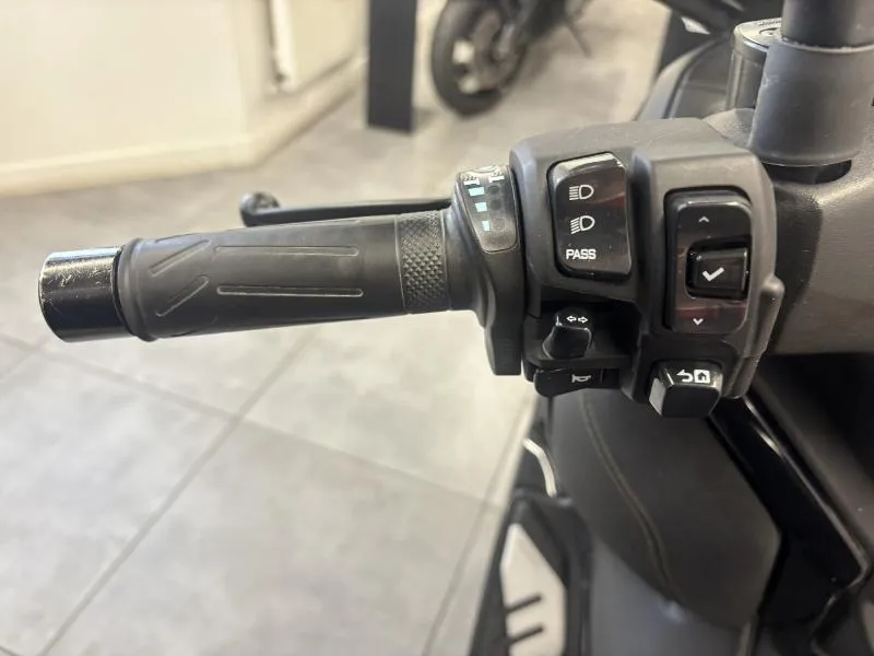 XMAX 125