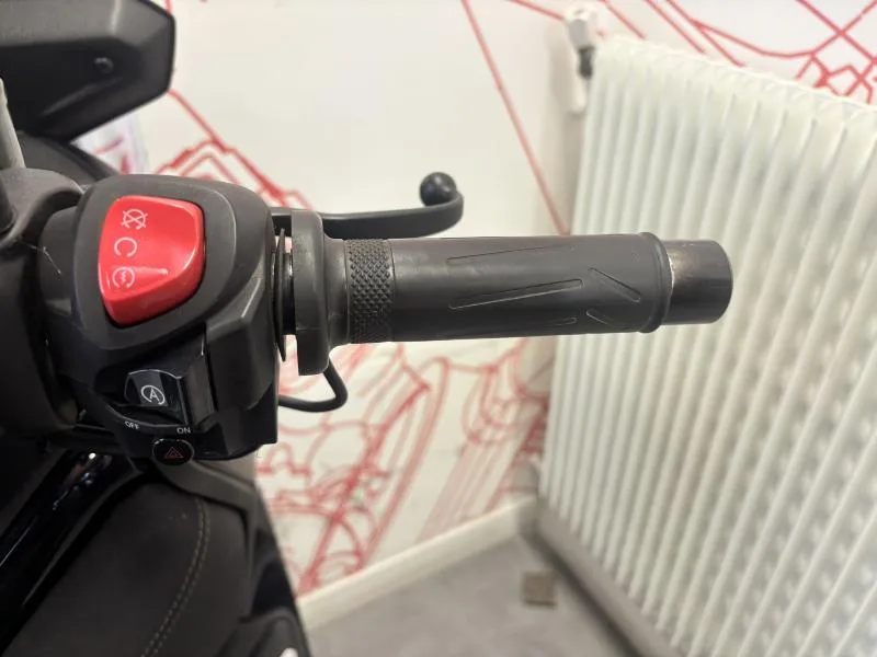 XMAX 125