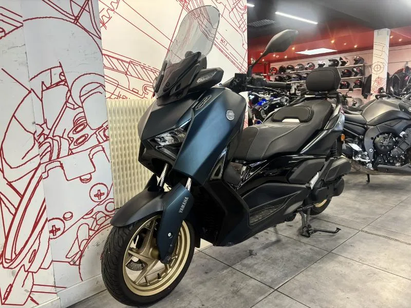 XMAX 125