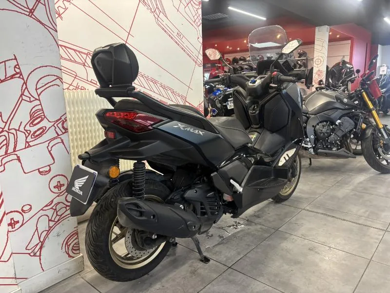 XMAX 125
