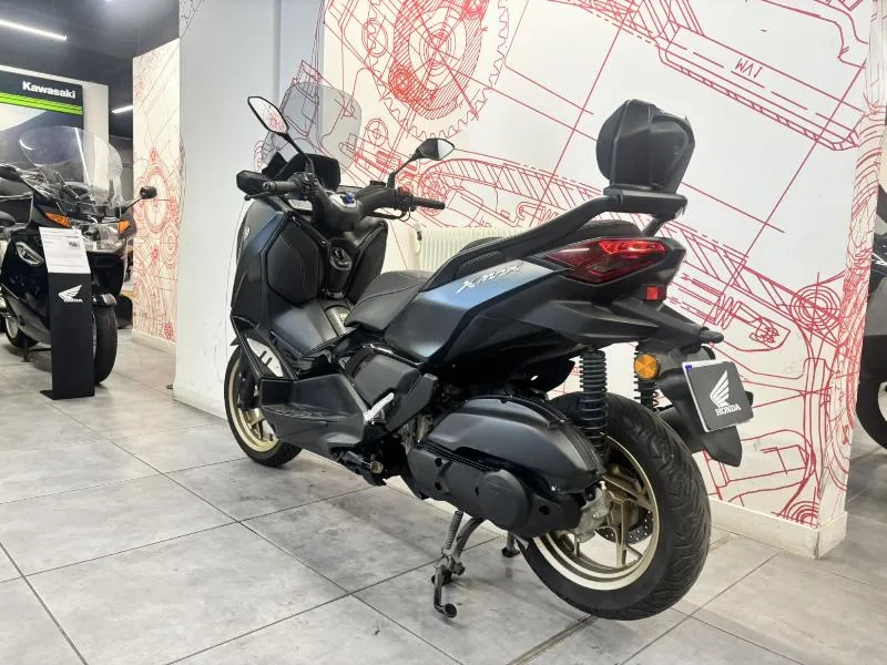 XMAX 125