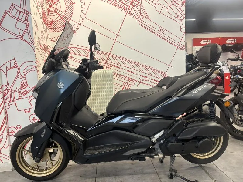 XMAX 125