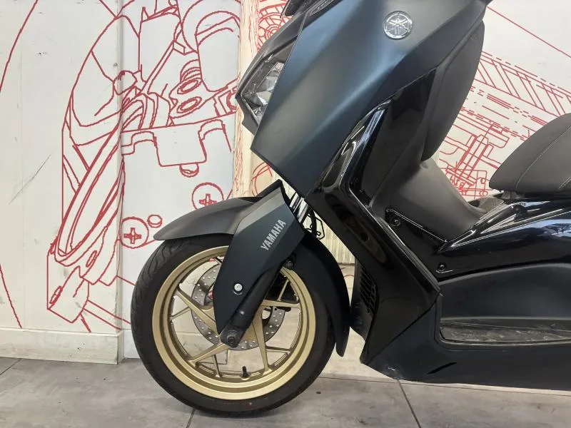XMAX 125