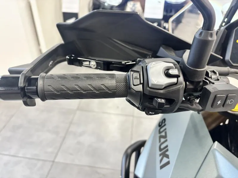 DL VSTROM 800DE