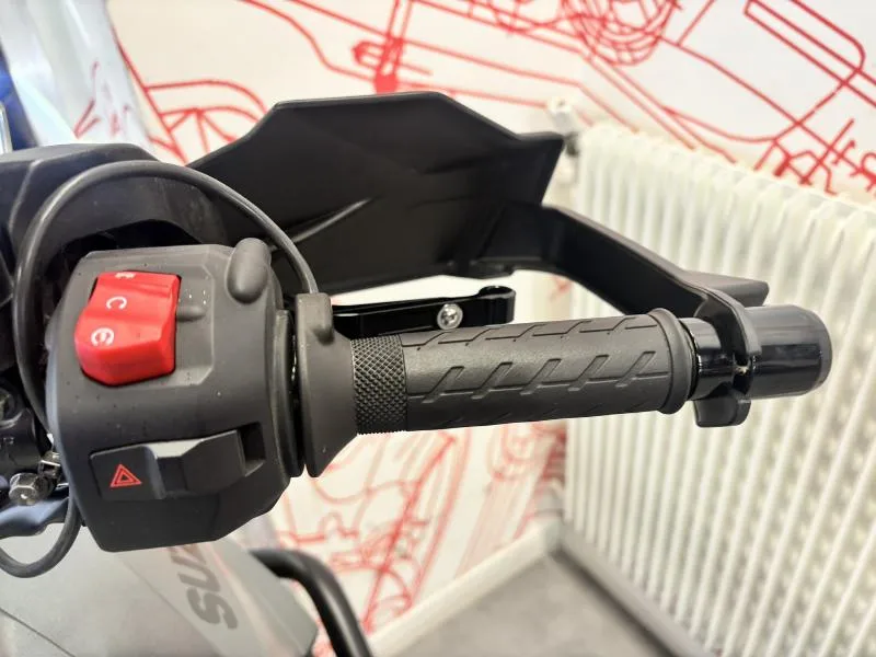 DL VSTROM 800DE