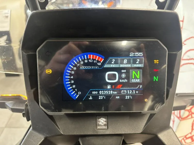 DL VSTROM 800DE