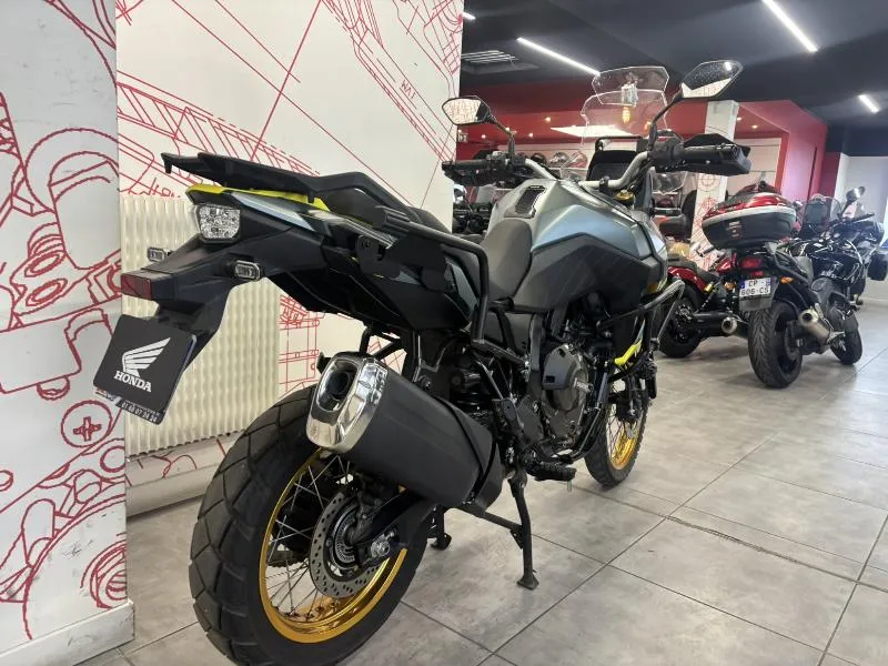 DL VSTROM 800DE