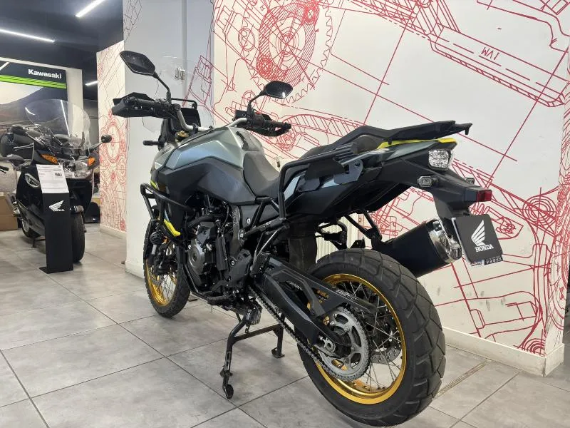 DL VSTROM 800DE