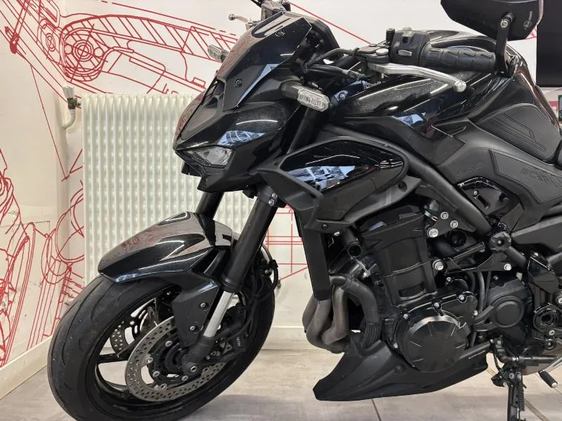 Z 900