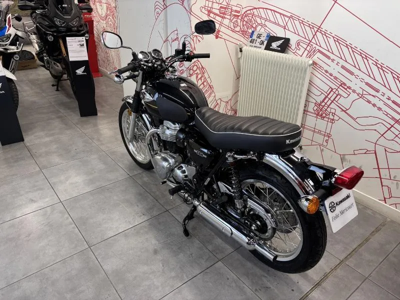 W 800